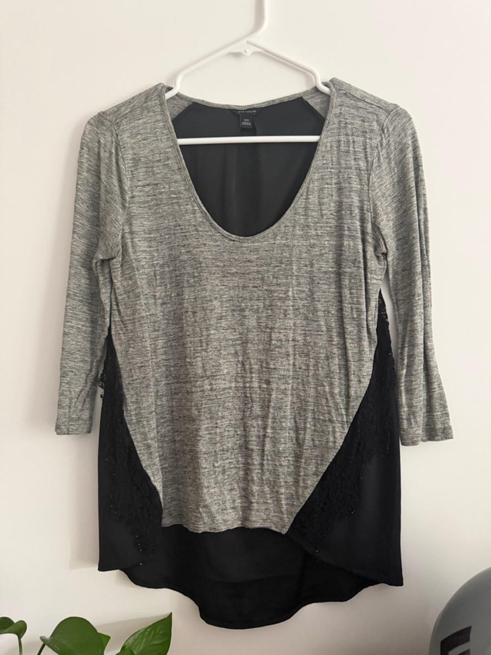 Ann Taylor 3/4 sleeve top